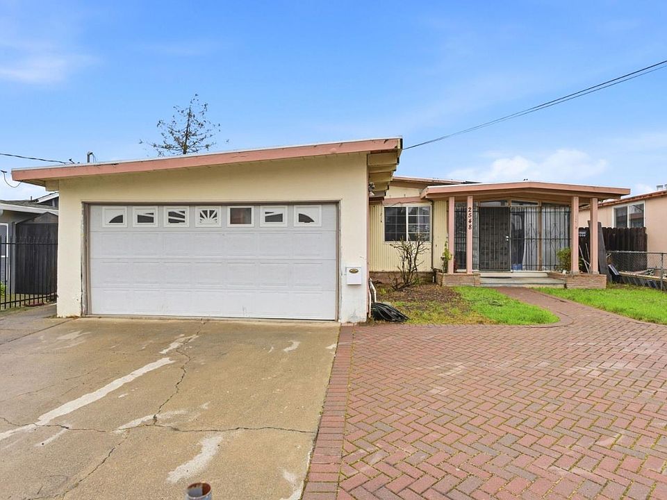 1st image of 2548 Hazelwood Way