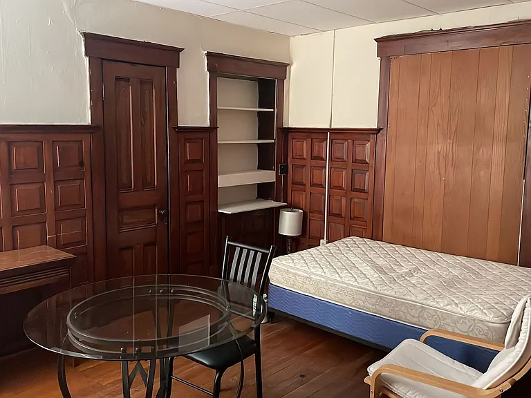 502 W Elm St — Photo 5