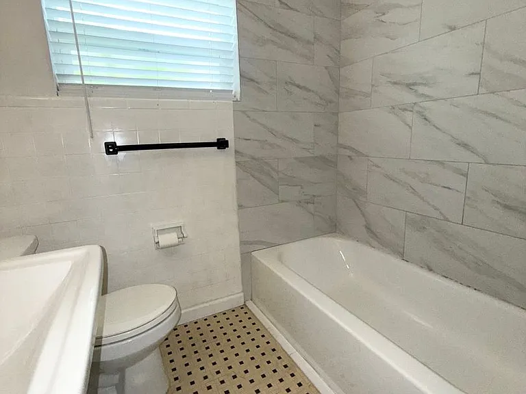 1016 Alba Dr — Photo 14