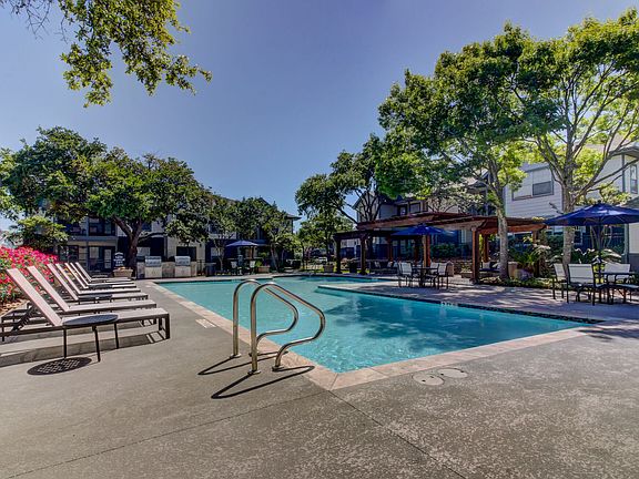 4th image of 384 Treeline Park APT 1014