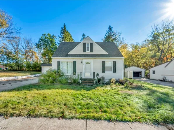 15 Edgewood Ave, Bedford, OH 44146