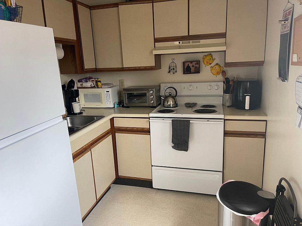 27 Maple Ave Goffstown, NH, 03045 Apartments for Rent Zillow