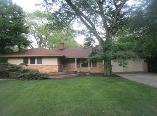 25747 Willow Springs Rd, Long Grove, IL 60060