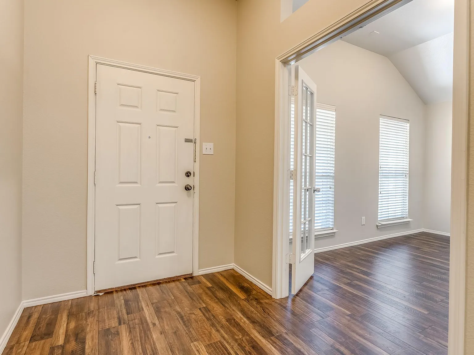 3 bed, 1750 sqft, $2,100 — Photo 3
