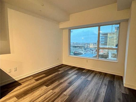 4th image of 1480 Bayly St #321