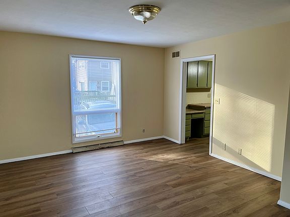 3rd image of 221 Eisenhower Dr APT 4