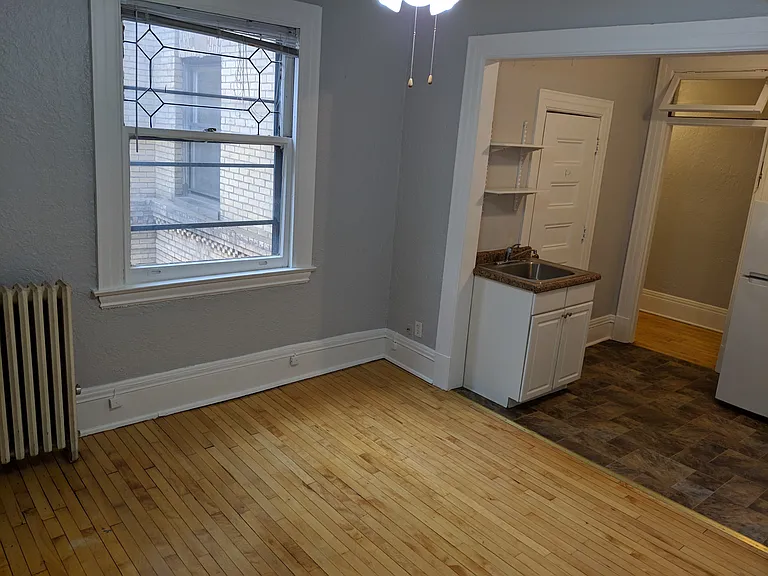327 6th Ave SE #5 — Photo 6