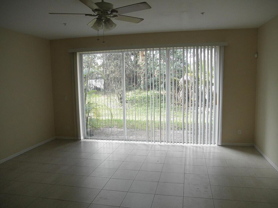 1st image of 997 Pipers Cay Dr