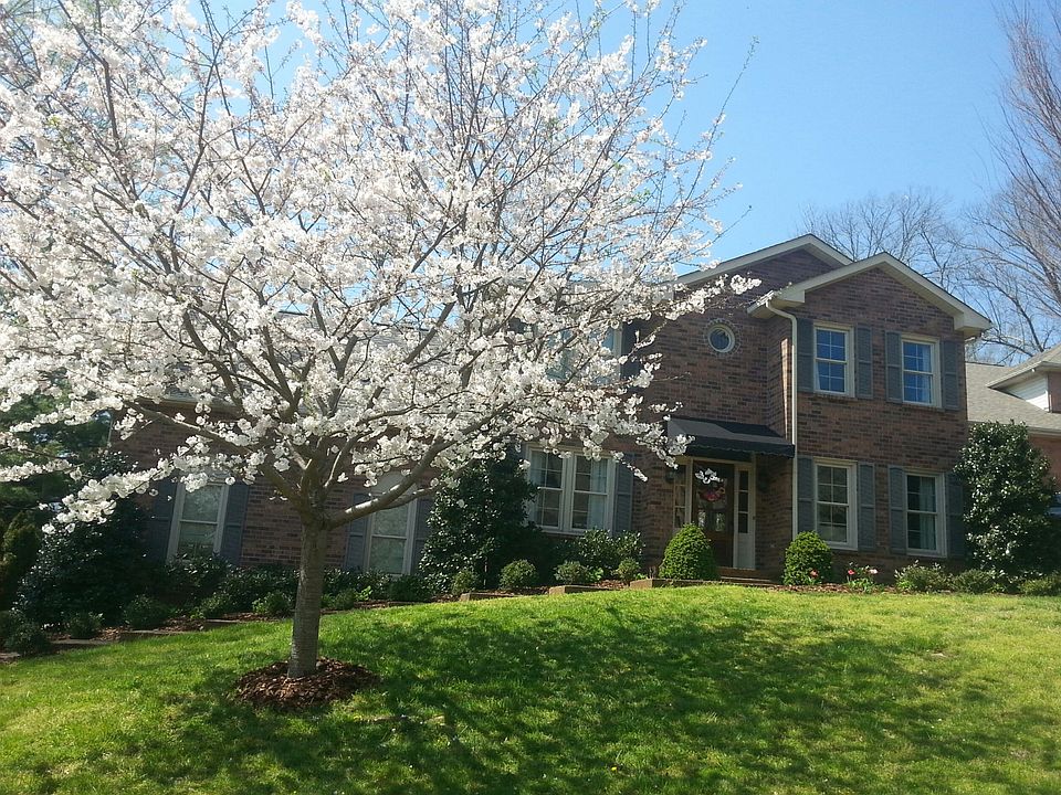 2nd image of 605 Poplar Creek Trace Ct