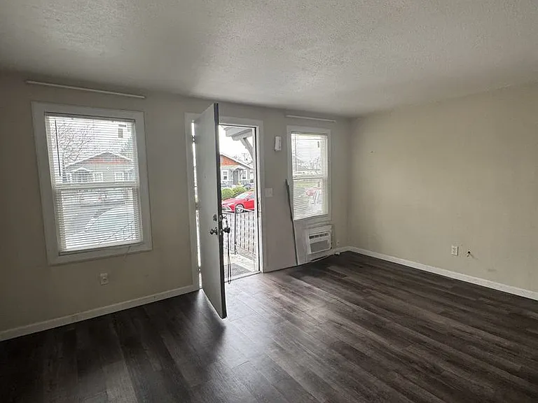 115 Union St — Photo 4