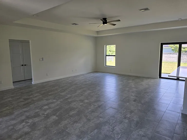 4240 Las Almanos Ave — Photo 2