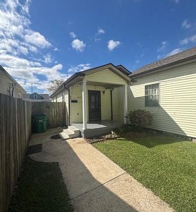 3rd image of 3646 Cypress St