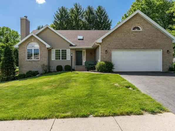1350 Featherstone Rd, Rockford, IL 61107