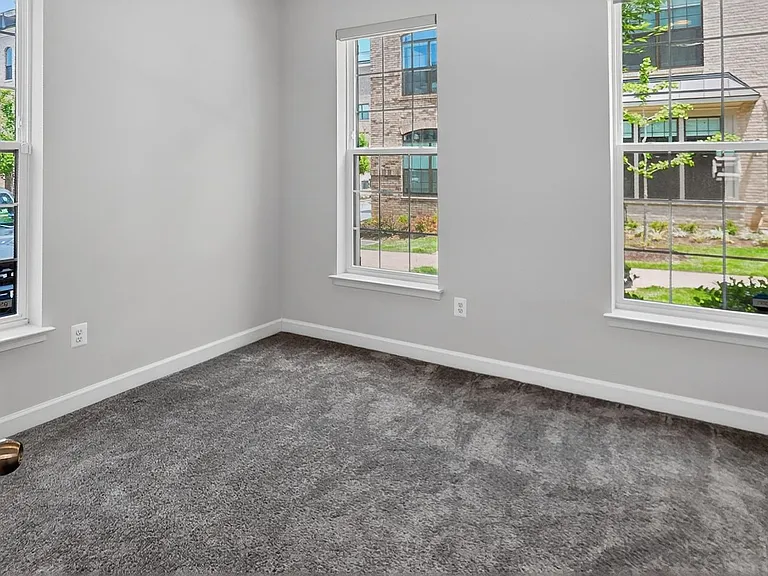 612 Leigh Way — Photo 8