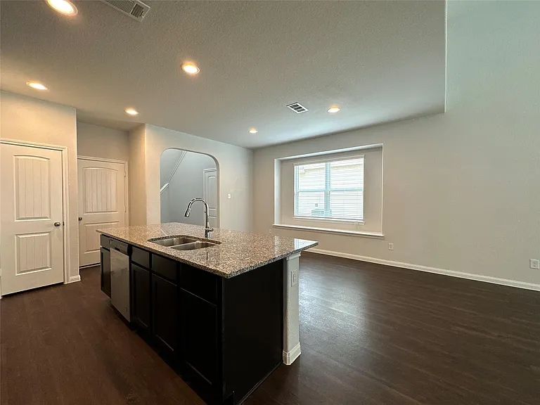 2611 Hoffman Ln — Photo 8