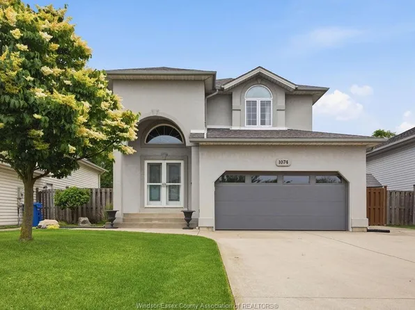 1074 King Louis St, Lakeshore, ON N8L 0V5