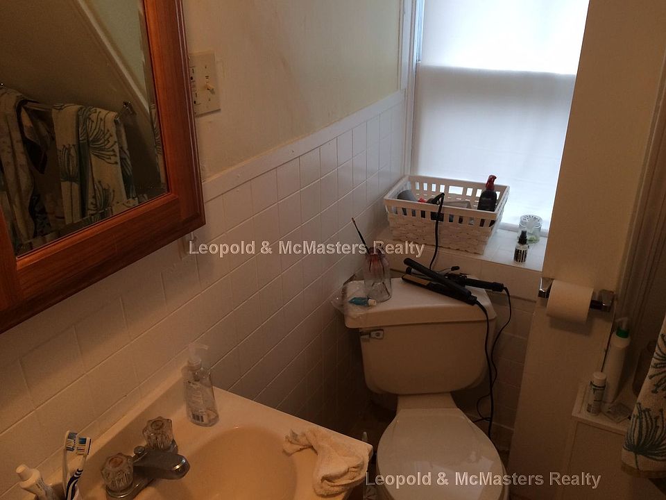 2nd image of 62 Maple St #3U