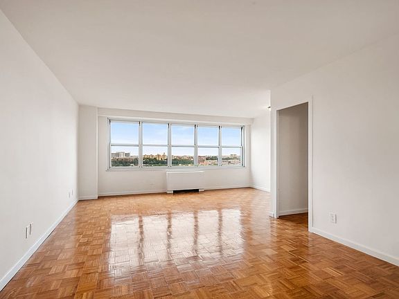 4th image of 555 Kappock St APT 17A