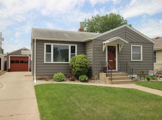 1106 S Lloyd St, Aberdeen, SD 57401