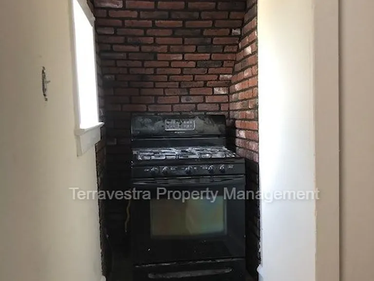 31 Lane Ave — Photo 4