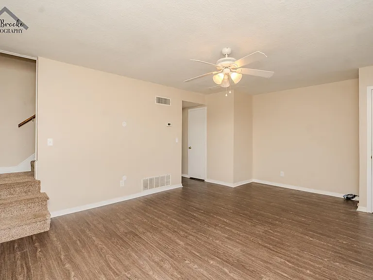 1215 N Pacific Ave — Photo 5