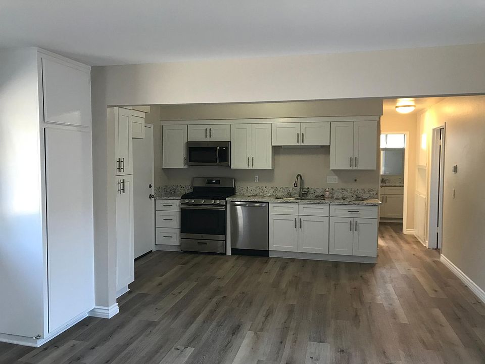 2nd image of 9523 El Cajon St
