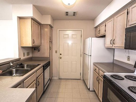 5th image of 8770 Woodbridge Dr #8770