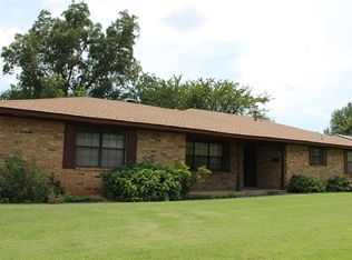 501 W Chickasaw St, Lindsay, OK 73052