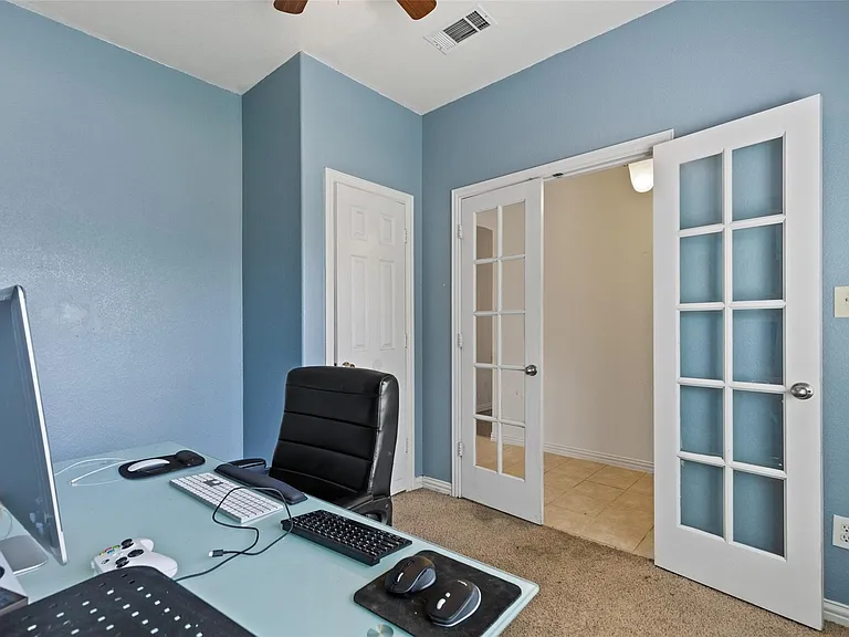 325 Crosscreek Dr — Photo 9