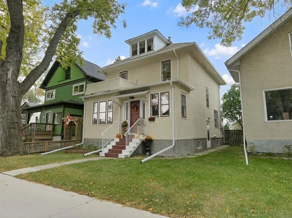10756 93rd St NW, Edmonton, AB T5H 1Y5