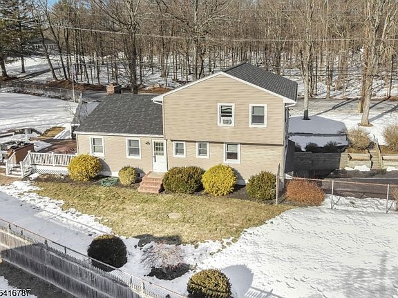 5th image of 144 Chamberlain Rd