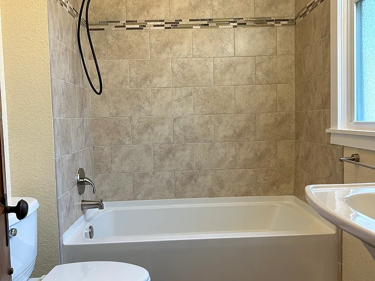 3923 Sheridan Blvd — Photo 5