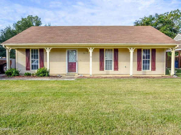 6201 Oak Run Dr W, Olive Branch, MS 38654