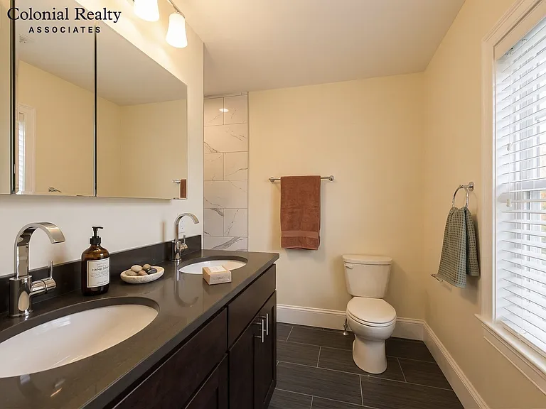 9 Rock Valley Ave #2 — Photo 6