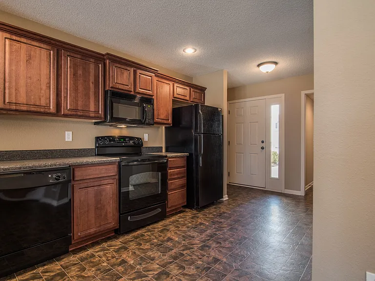 Bennington Park Townhomes — Photo 48