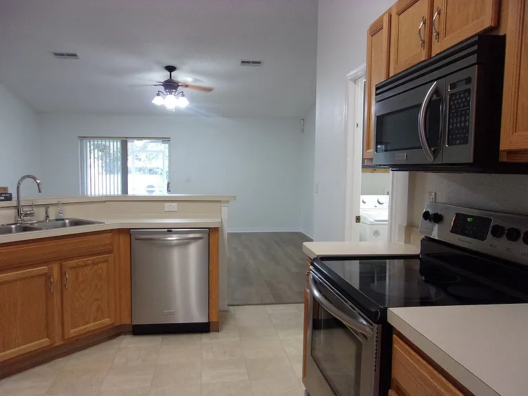 14237 Spring Hill Dr — Photo 4