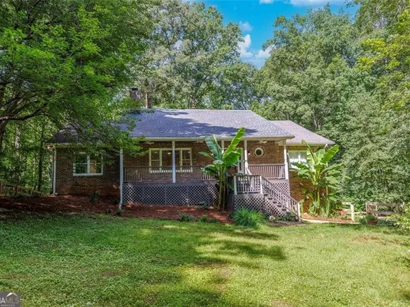 781 Grist Mill Dr E, Acworth, GA 30101