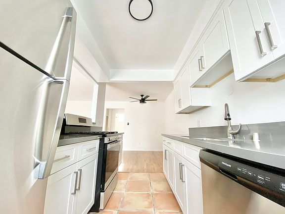 4th image of 3661 Vinton Ave #2