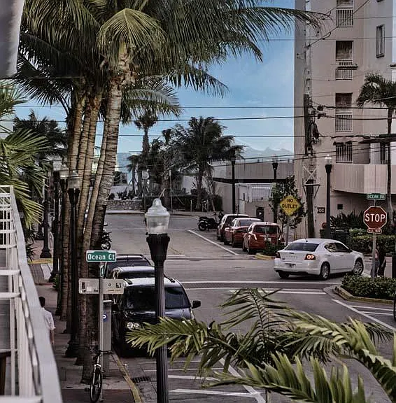 401 Collins Ave #20 — Photo 34