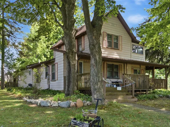 409 Legrande St, Holly, MI 48442