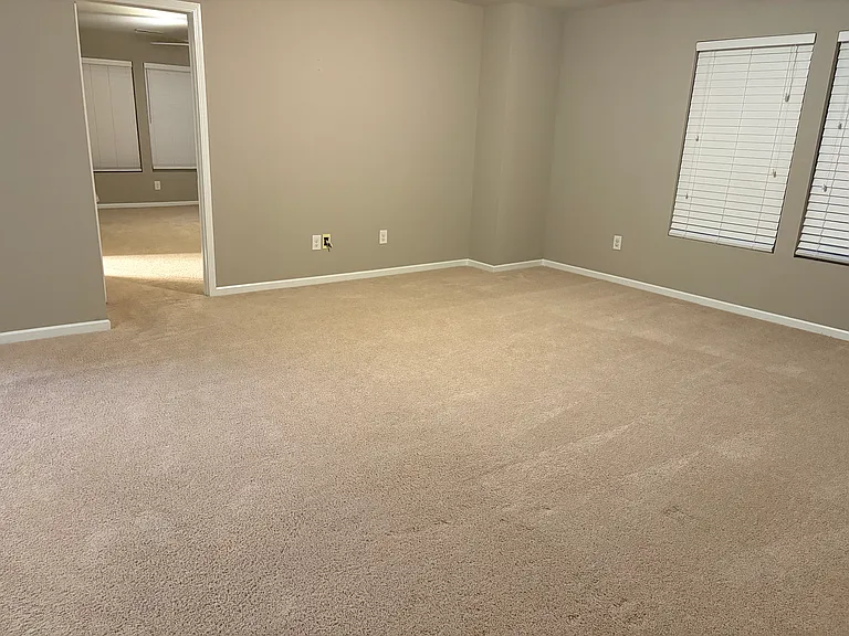 722 Sinclair Dr — Photo 7