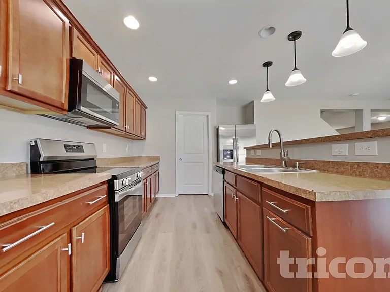 514 Kerriann Ln — Photo 7