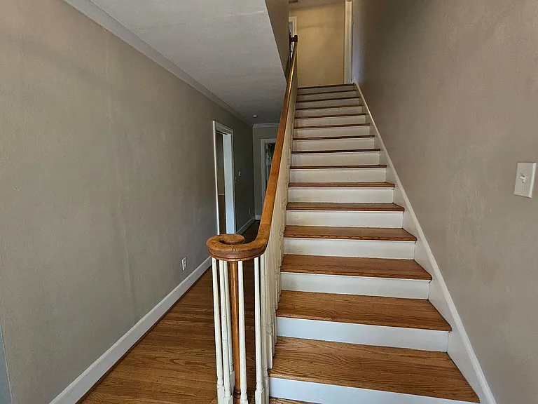 7440 Muirfield Rd — Photo 2