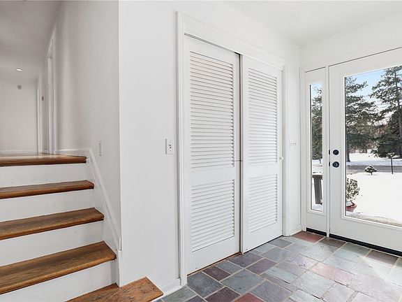 5th image of 2128 W Jefferson Rd