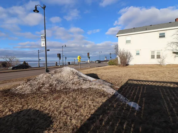 1306 Lake Shore Dr W, Ashland, WI 54806