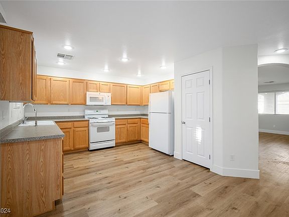 4th image of 11935 Camden Brook St