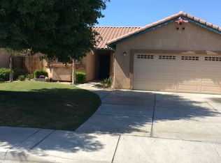 308 Scarletfire Dr, Bakersfield, CA 93307