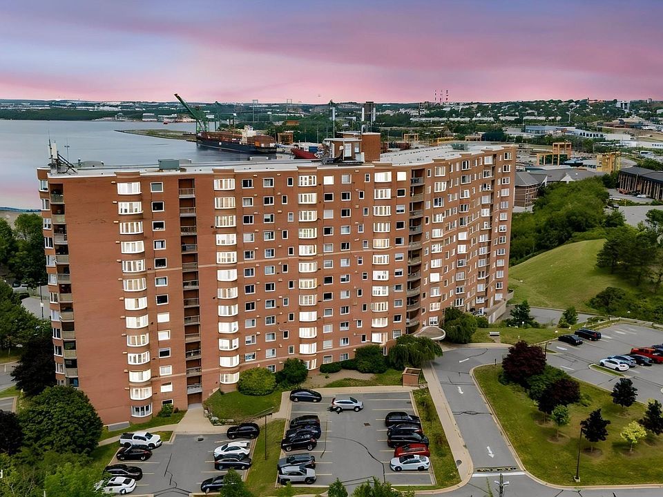 1st image of 45 Vimy Ave #325