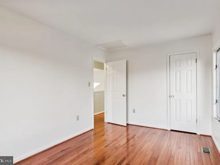 1232 Lakeview Dr — Photo 16