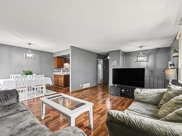 9209 Dartford Rd, Woodbury, MN 55125